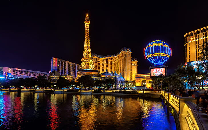 The Iffel Tower in Paris Las Vegas